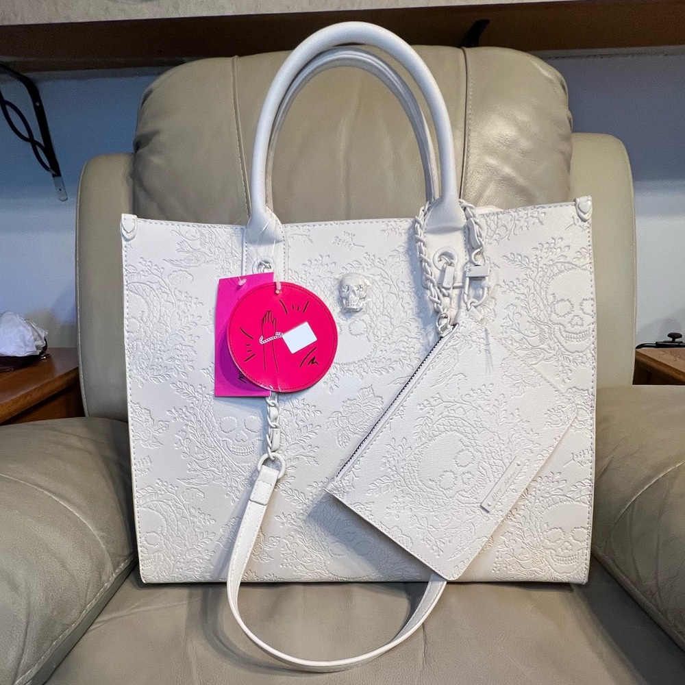 Betsey Johnson Skulls and Floral Print Tote Bag/Crossbody Strap & Wristlet CHALK